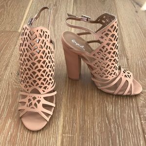 NIB peep toe stacked heel